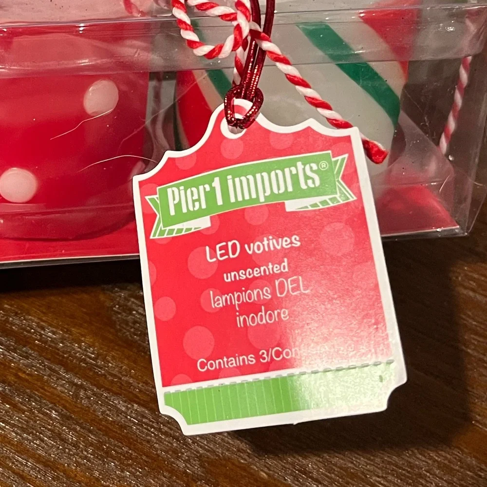 Holiday/Christmas Bundle includes Pier 1 mini motive, 2 holiday spatulas & decor